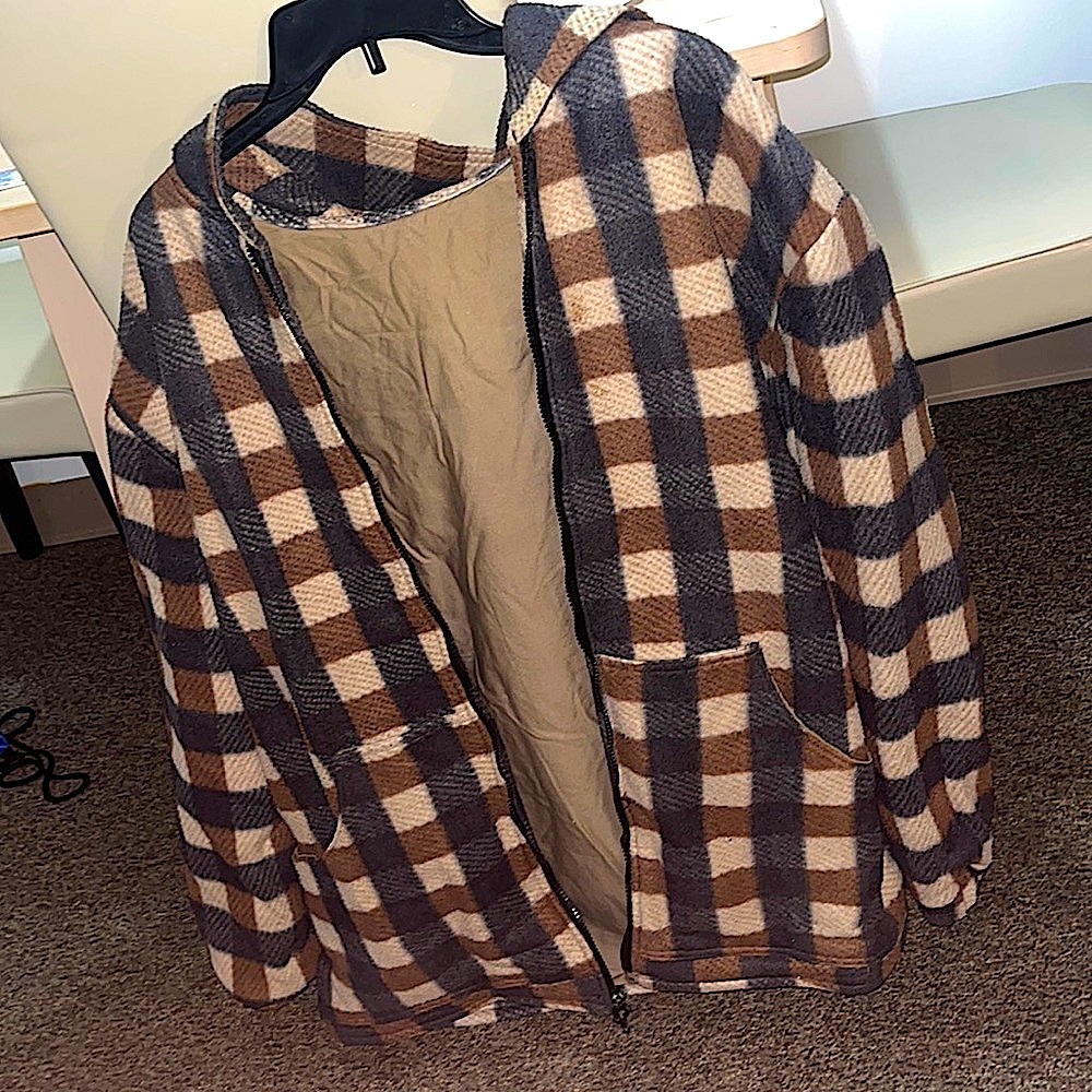 Mens coat size large/extra large worn once!! Thick material